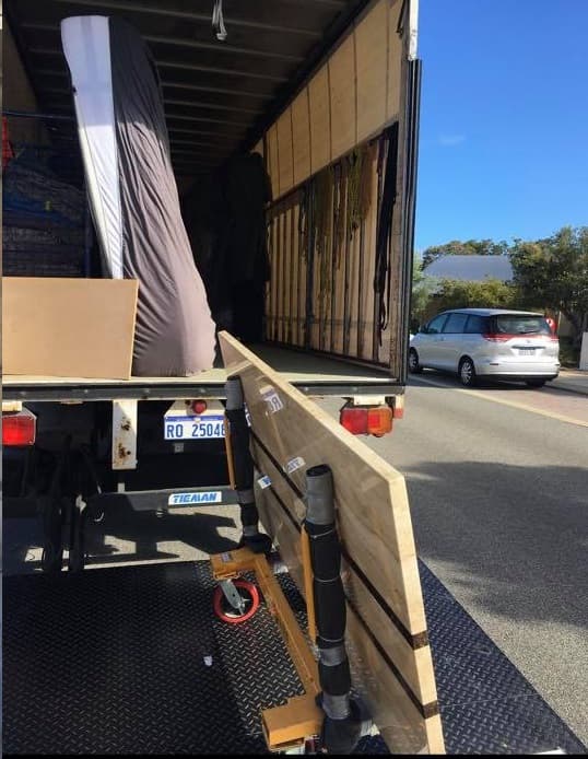 F & T Removals Rockingham