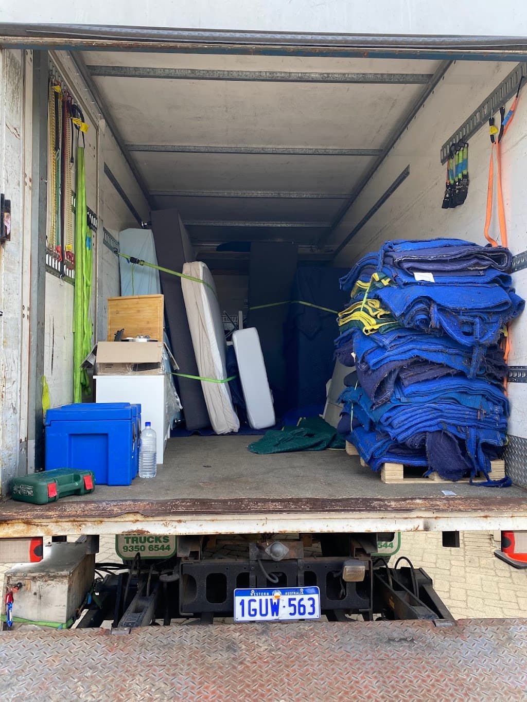 Kroos Logistics Movers