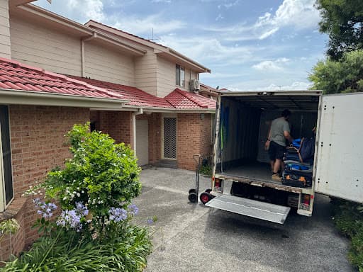 777 WORLD REMOVALS — Customer photo